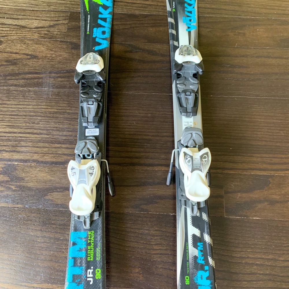Junior Ski with bindings and Tip Connector